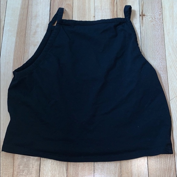 🌼4/20 DEAL🌼 Divided Crop Top - Picture 3 of 3